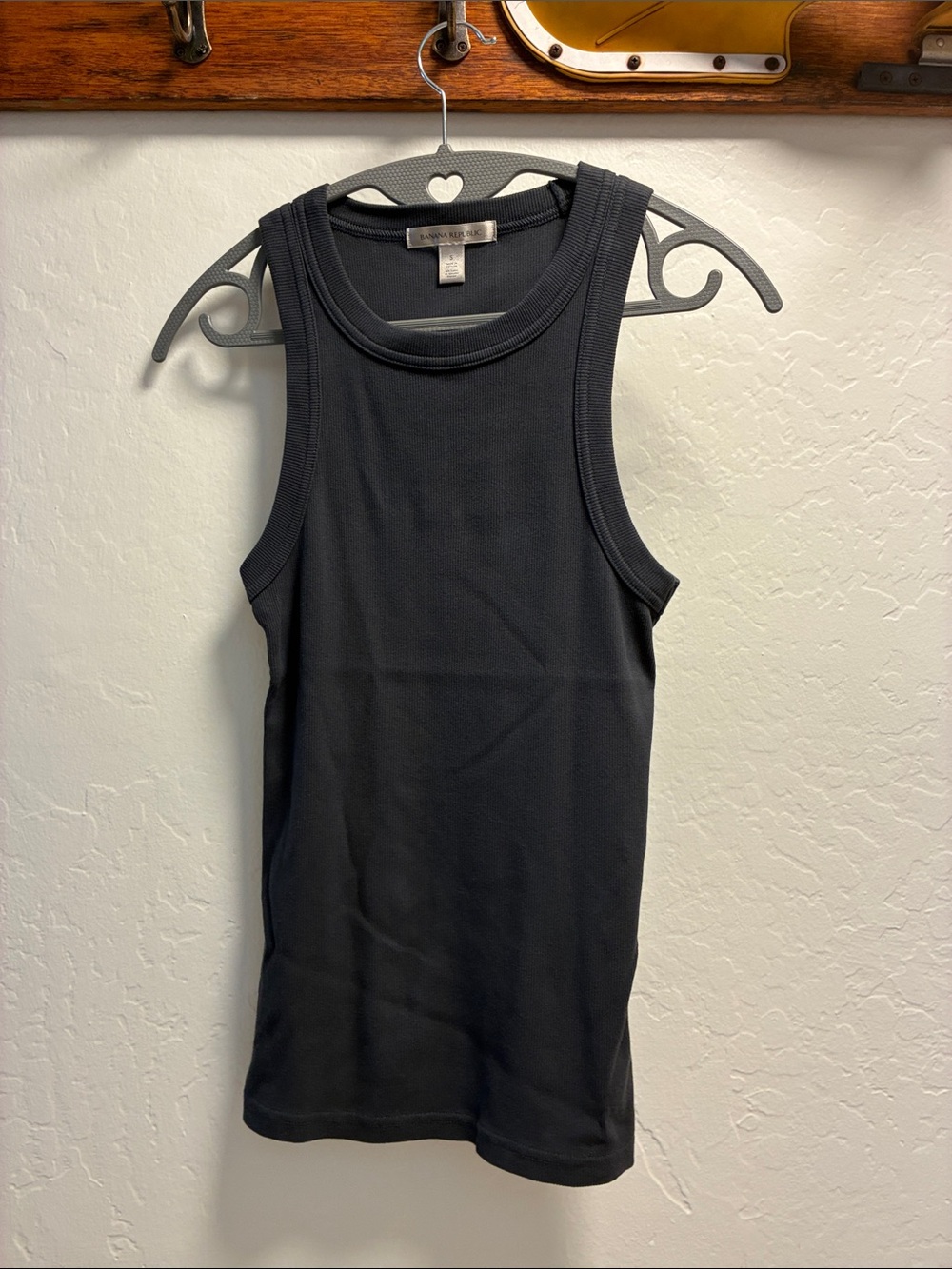 Banana Republic Dark Gray Ribbed Crewneck Racerback Tank Size Small